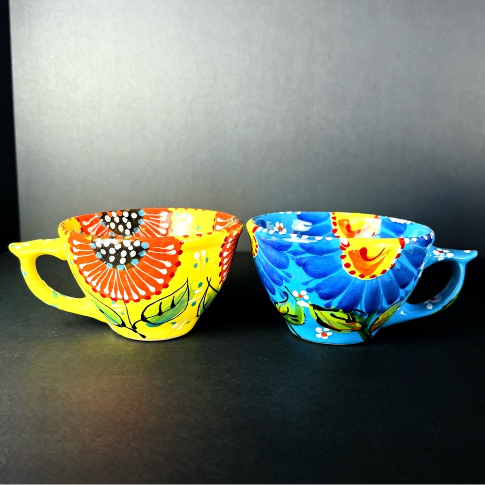 Set of 2 Hand Painted Mexican Clay Mugs Floral Folk Art Pottery Colorful Signed - Picture 5 of 14